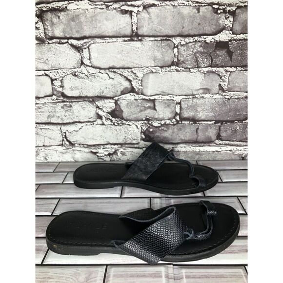L*Space Miramar Black Leather SnakeSkin Print Toe Post Sandals Women Sz 39EU/8.5 - Picture 14 of 16